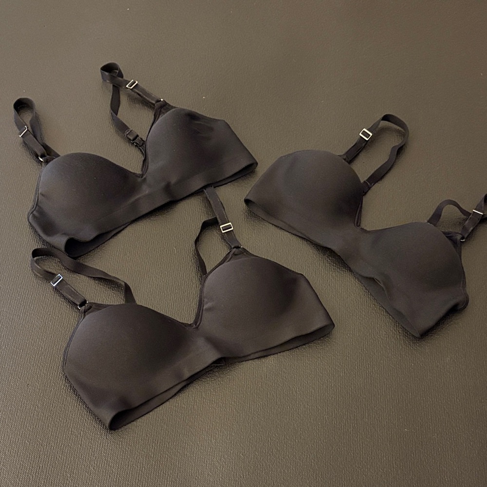 Bundle of 3 Hanes Black Smoothtec Wireless Bras HU05/HP05-Size Small - Picture 2 of 5